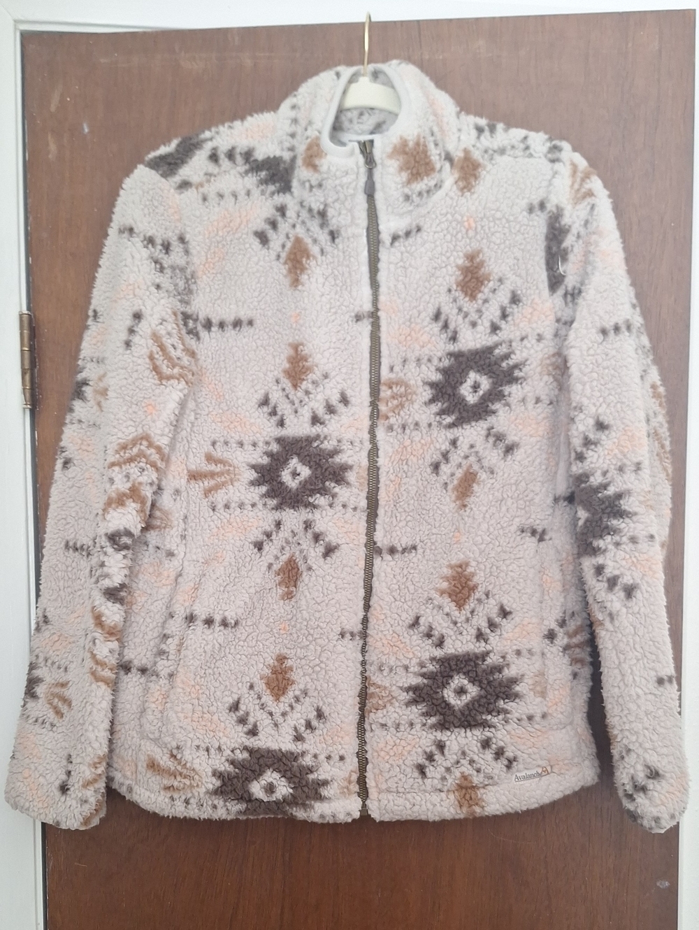 Avalanche Sherpa Fleece Zip-Up Jacket in Cream and Brown